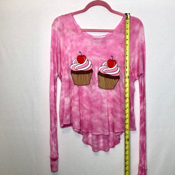 WILDFOX RARE pink tie-dye 💕 cupcake shirt 🧁 - Picture 2 of 12